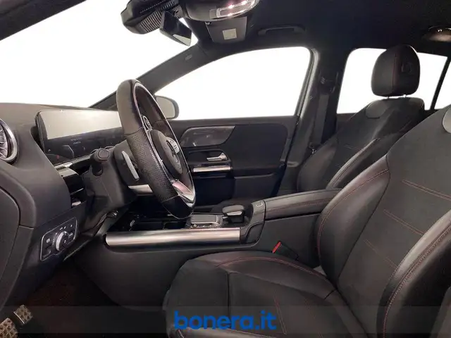 Mercedes-Benz Gla view 11