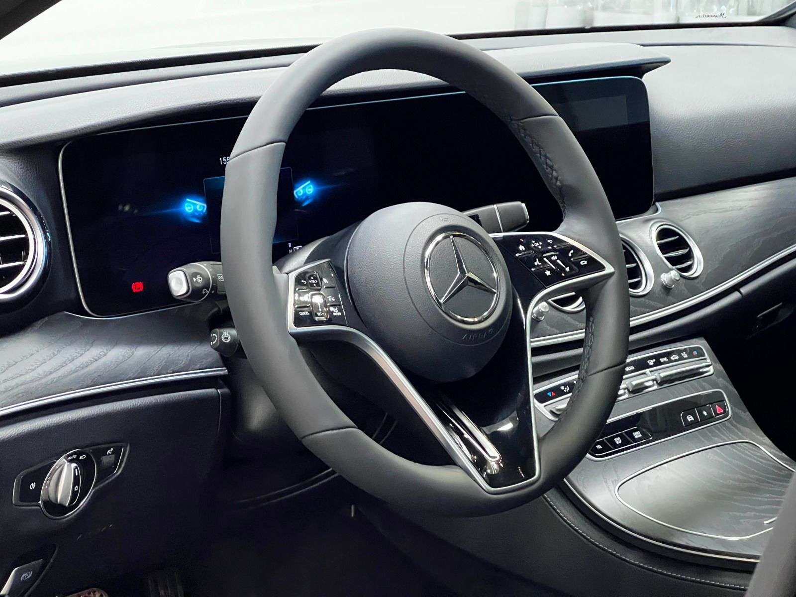 2023 Mercedes-Benz E-Class | 4Matic, One Owner, No Accidents, Two Sets Of Tir thumb 29