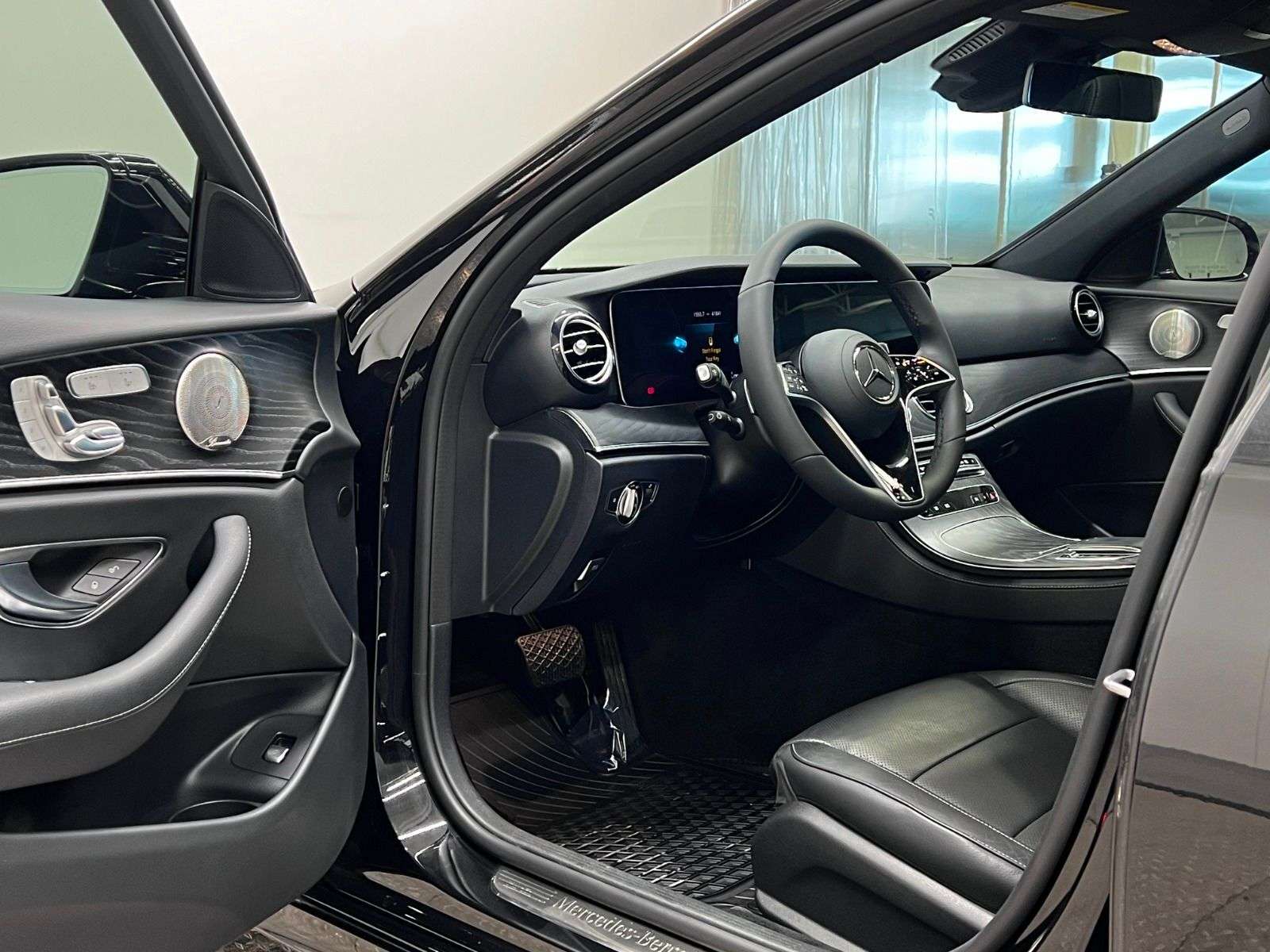 2023 Mercedes-Benz E-Class | 4Matic, One Owner, No Accidents, Two Sets Of Tir alt 4
