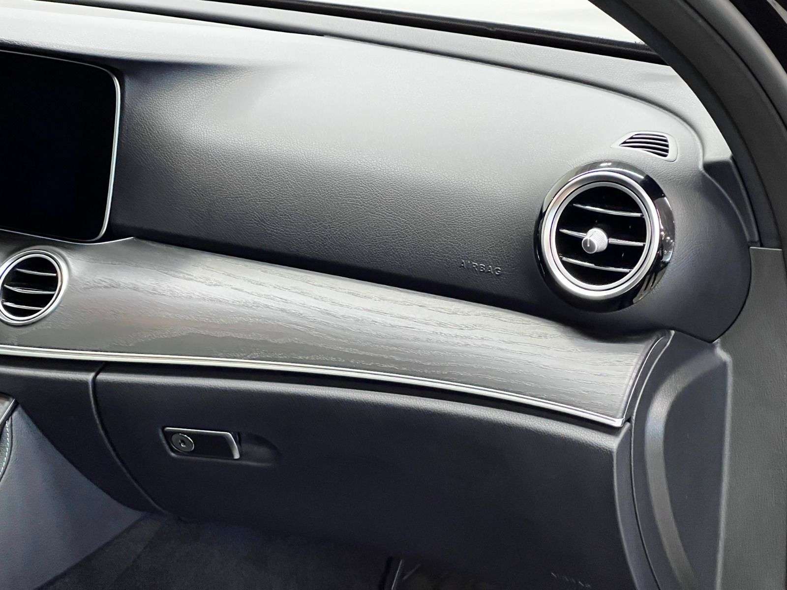 2023 Mercedes-Benz E-Class | 4Matic, One Owner, No Accidents, Two Sets Of Tir thumb 30