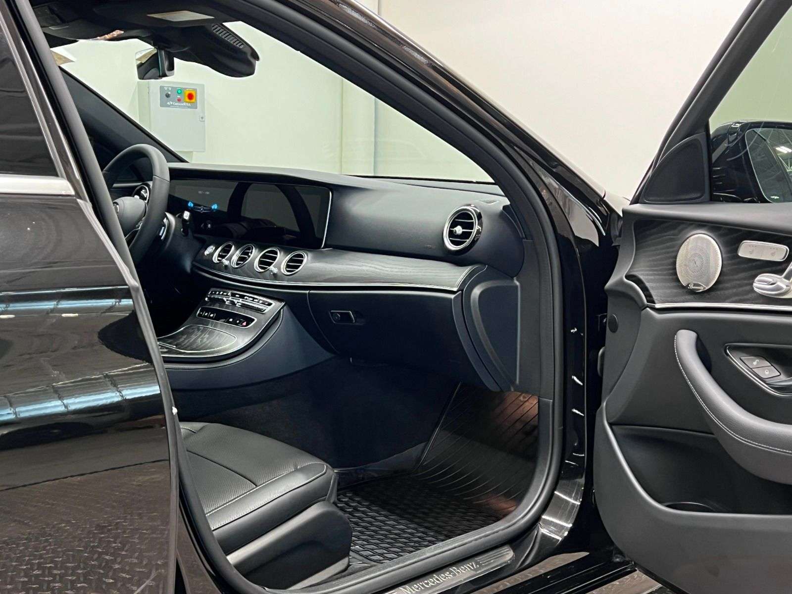 2023 Mercedes-Benz E-Class | 4Matic, One Owner, No Accidents, Two Sets Of Tir thumb 24