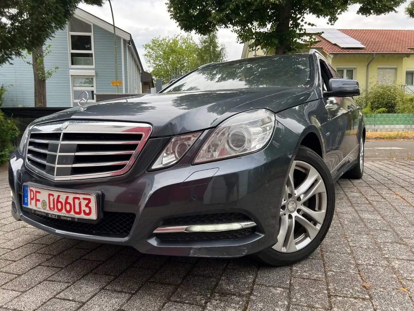 Mercedes-Benz E 350 CDI T-Modell 4Matic 7 Sitzer TOLLES AUTO ! Gris - 1
