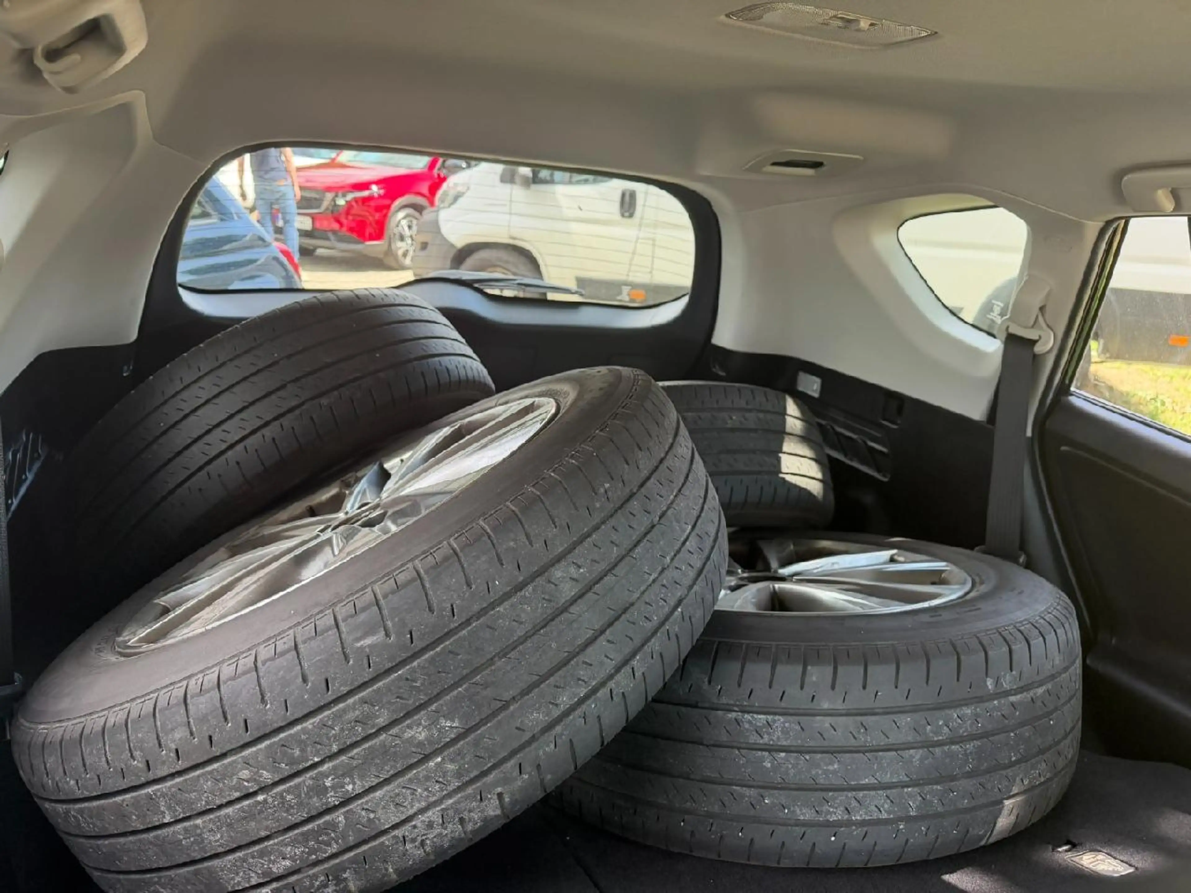 Toyota RAV 4 Hybrid Executive — photo 6