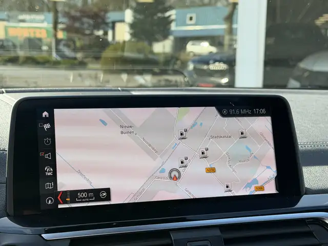 BMW X4 view 11