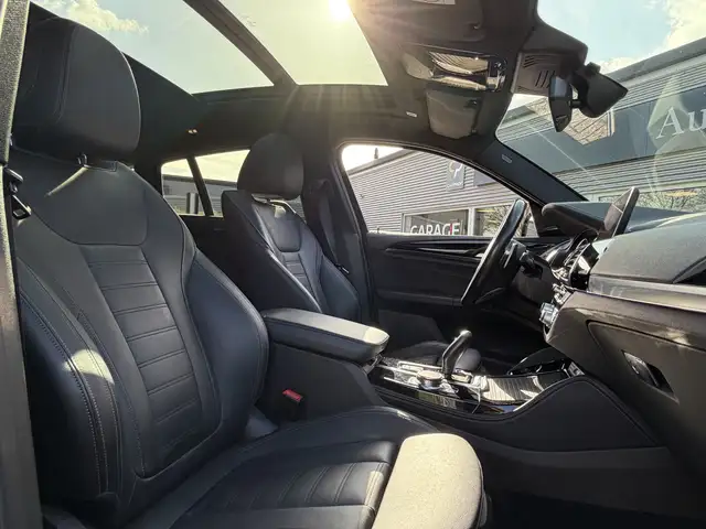 BMW X4 view 10