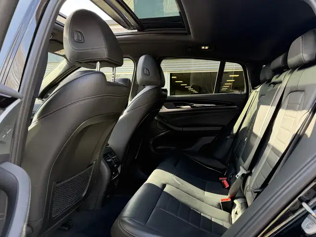 BMW X4 view 6