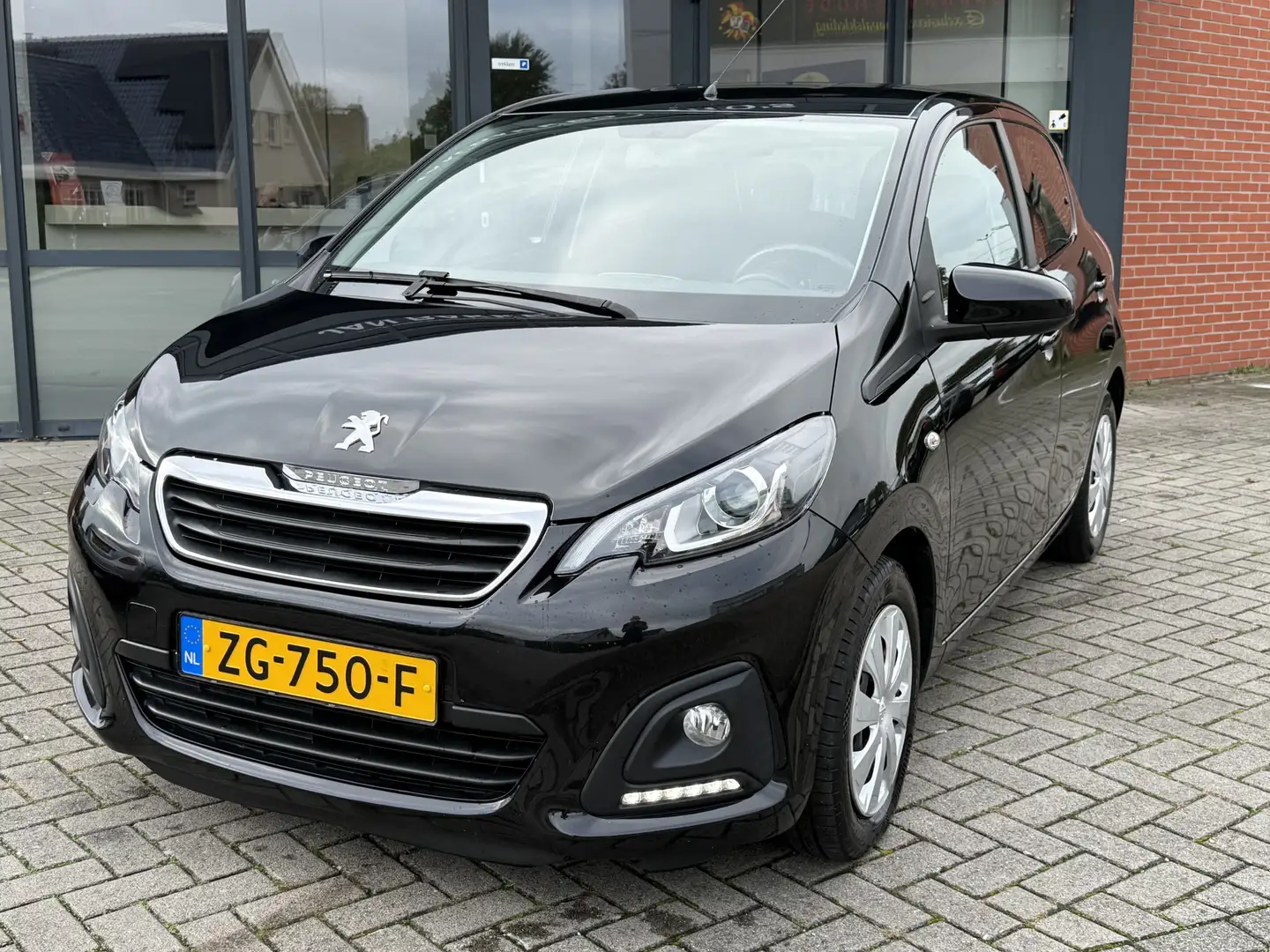 Peugeot 108 1.0 e-VTi Active Bleutooth  5 deurs  Airco  NL-aut Noir - 2
