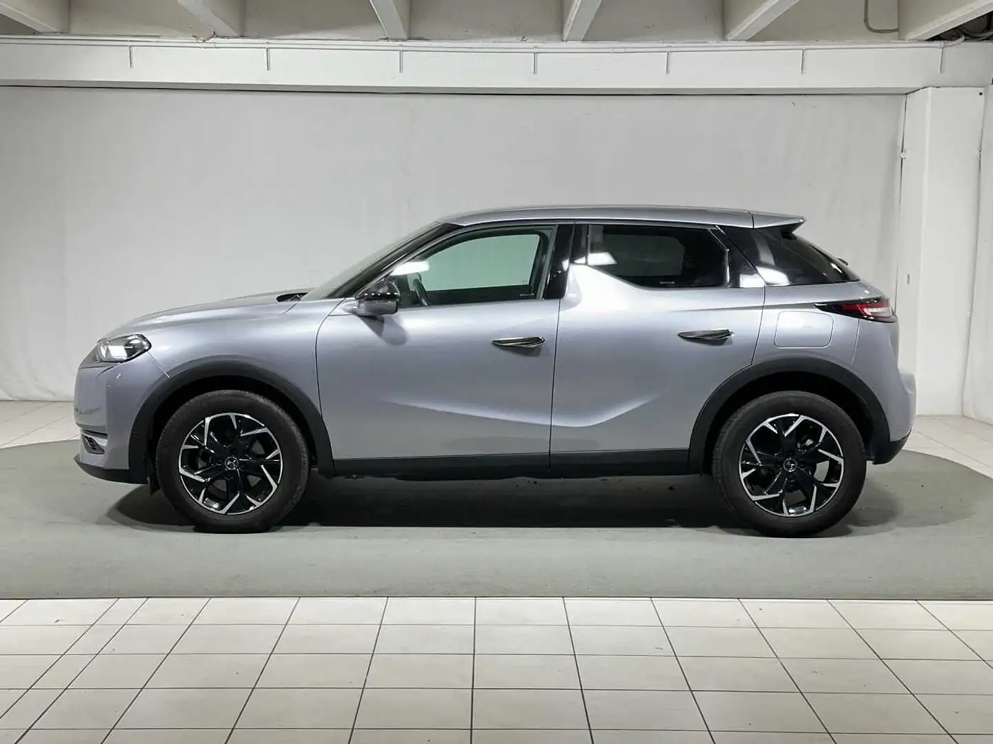 DS Automobiles DS 3 Crossback 1.5 BlueHDi 130 Auto So Chic Grey - 2