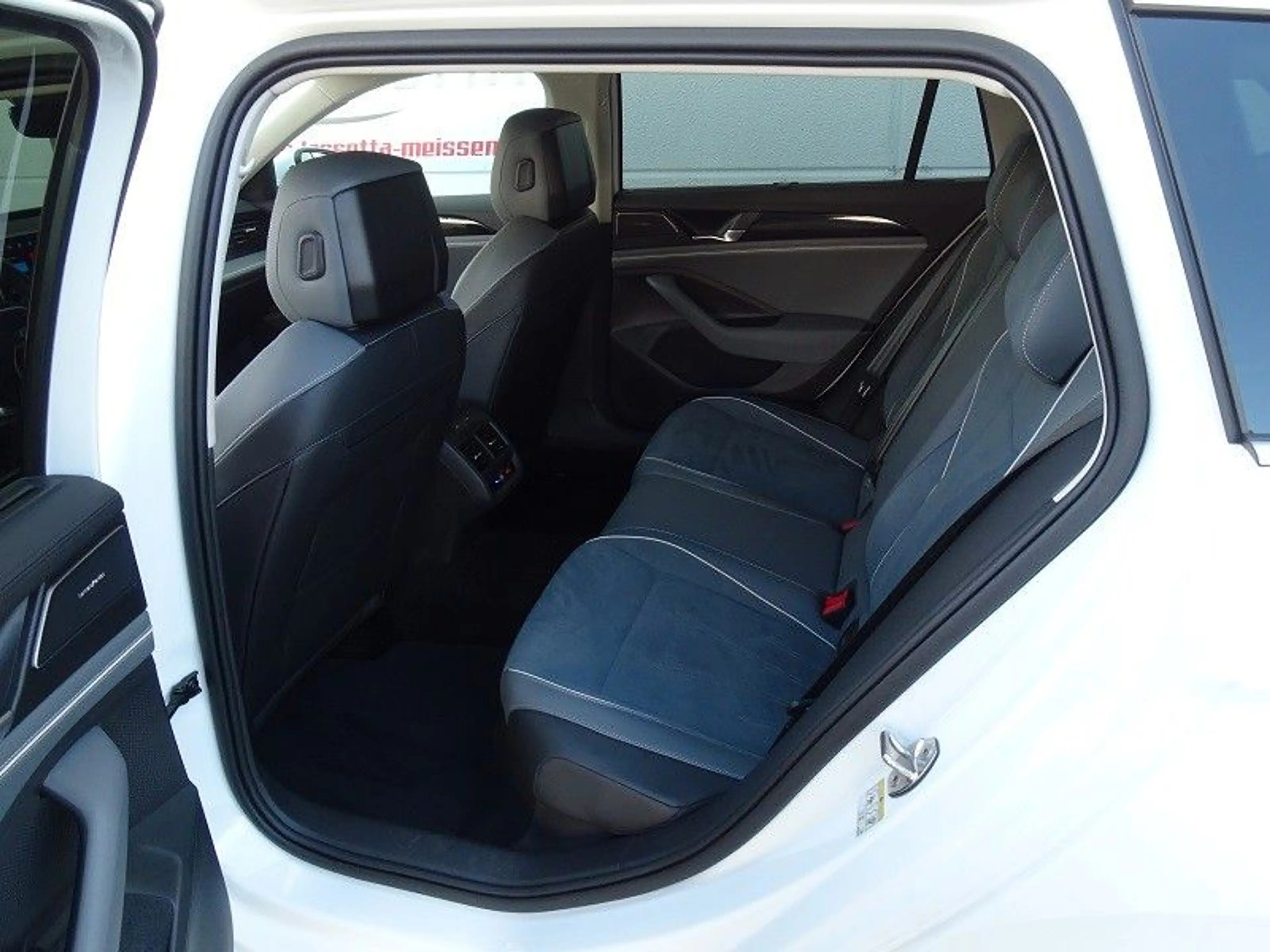 Volkswagen Passat Variant 1.5 eTSI DSG Business "Premium" — photo 11