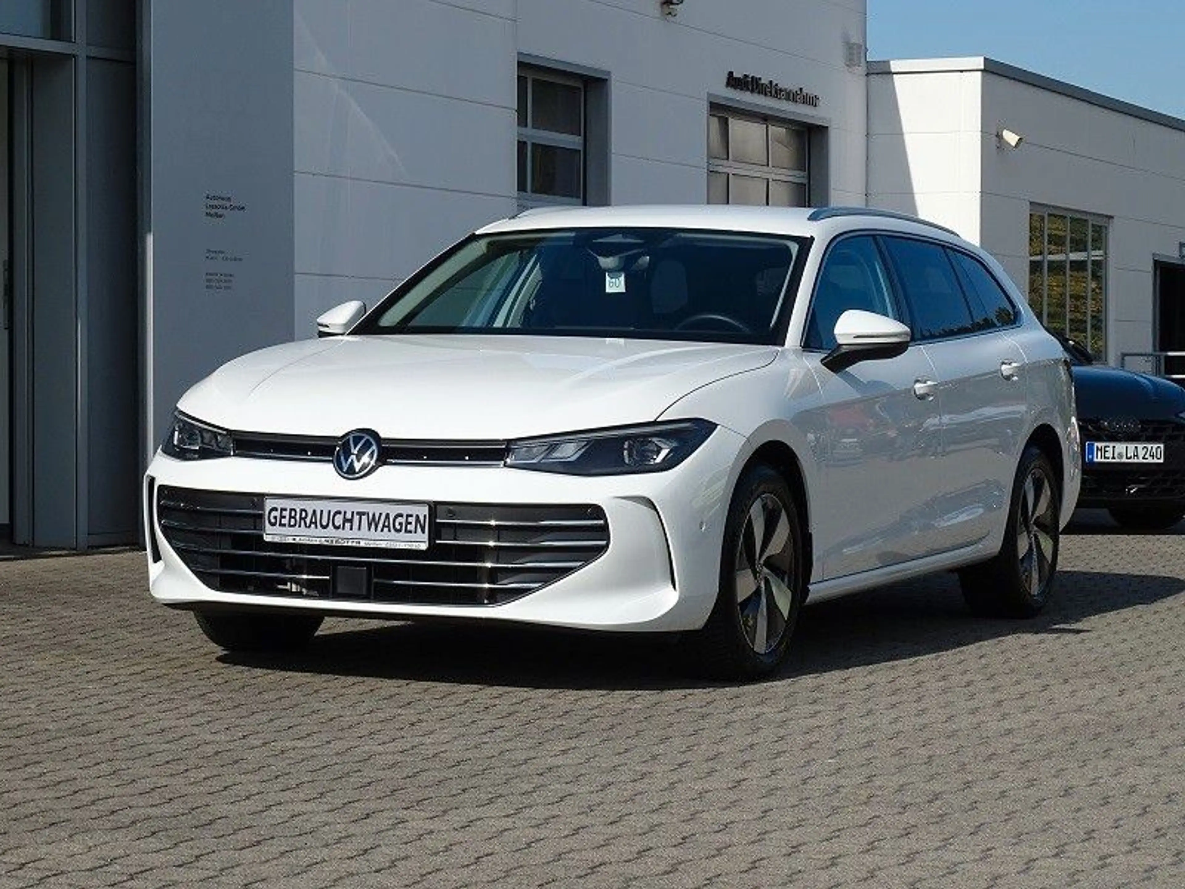 Volkswagen Passat Variant 1.5 eTSI DSG Business "Premium"