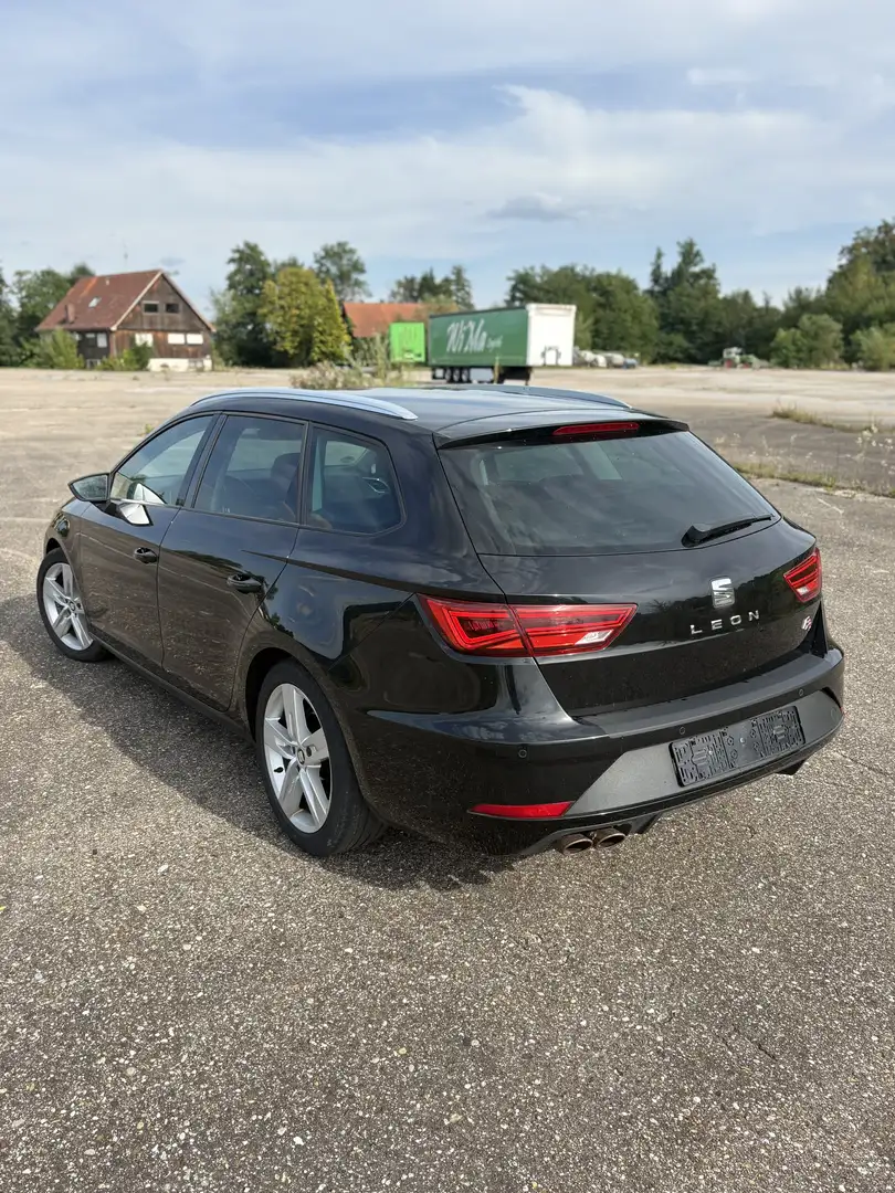 SEAT Leon ST 2.0 TSI DSG OPF FR - 2