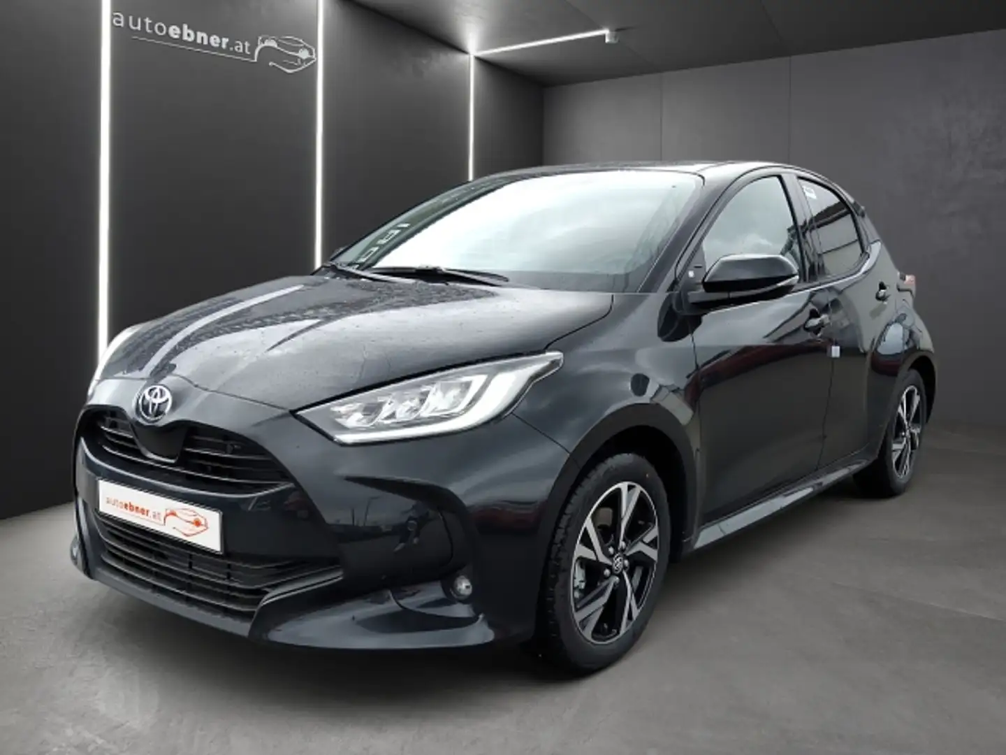 Toyota Yaris 1,5 VVT-i Hybrid Active Drive Aut. LED+RADAR+RFK+ Schwarz - 1
