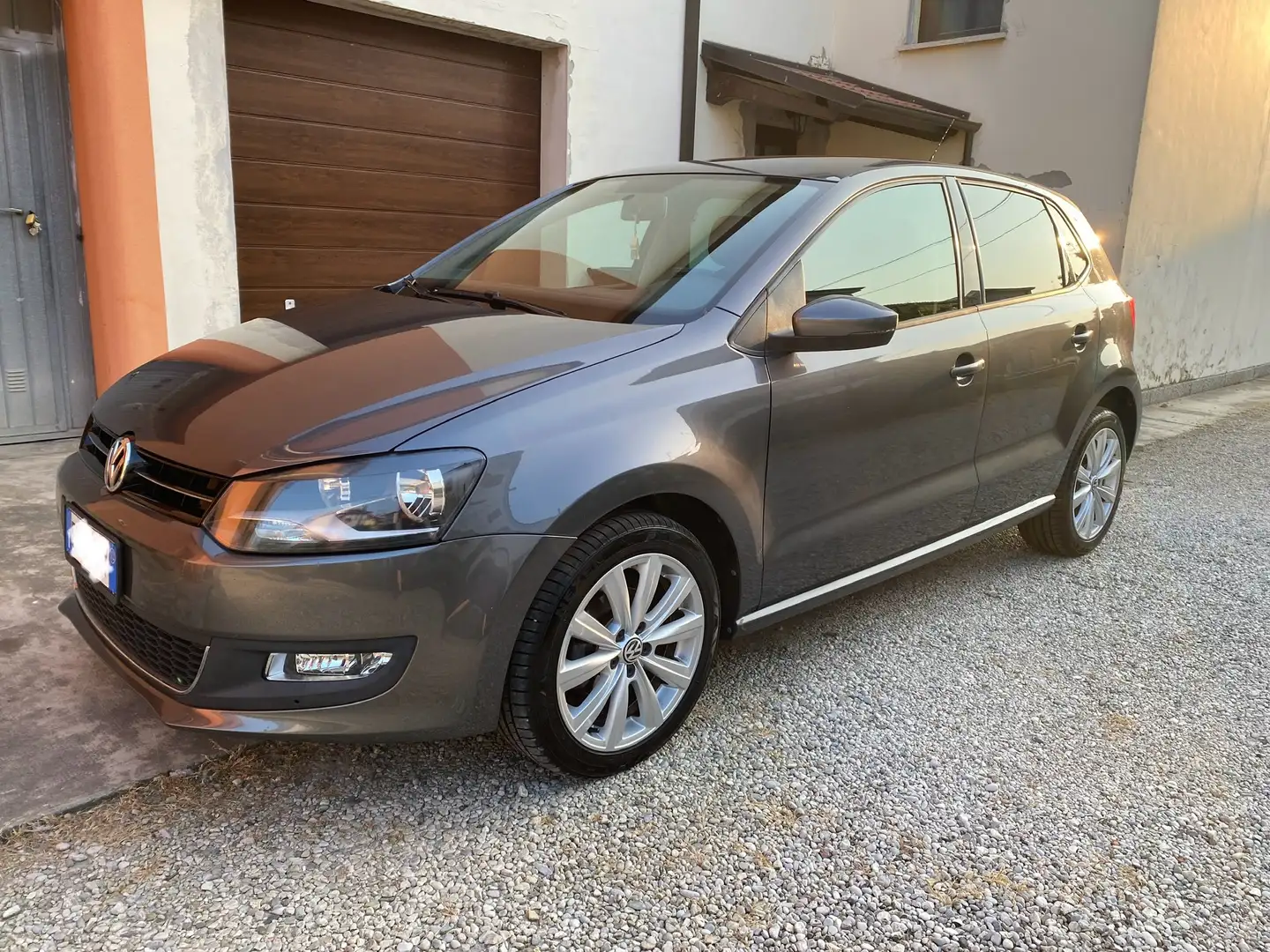 Volkswagen Polo Polo 5p 1.6 tdi Highline 90cv Grigio - 1