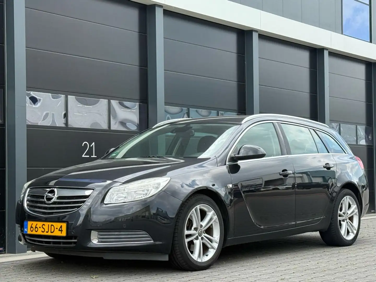 Opel Insignia 2.0 CDTI EcoFLEX Zwart - 1