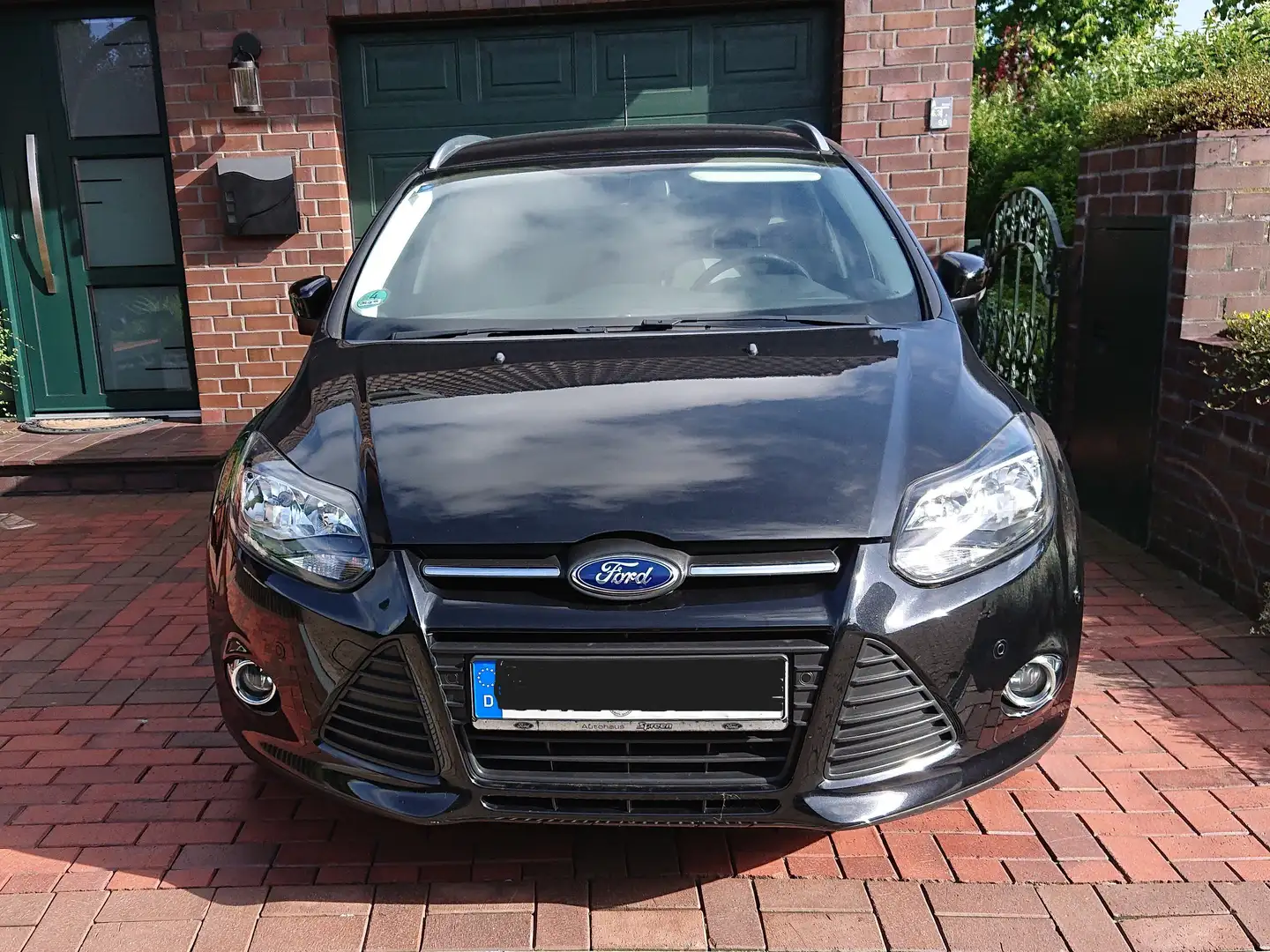 Ford Focus Focus Turnier Turnier 1.6 Ti-VCT Champions Edition Černá - 2