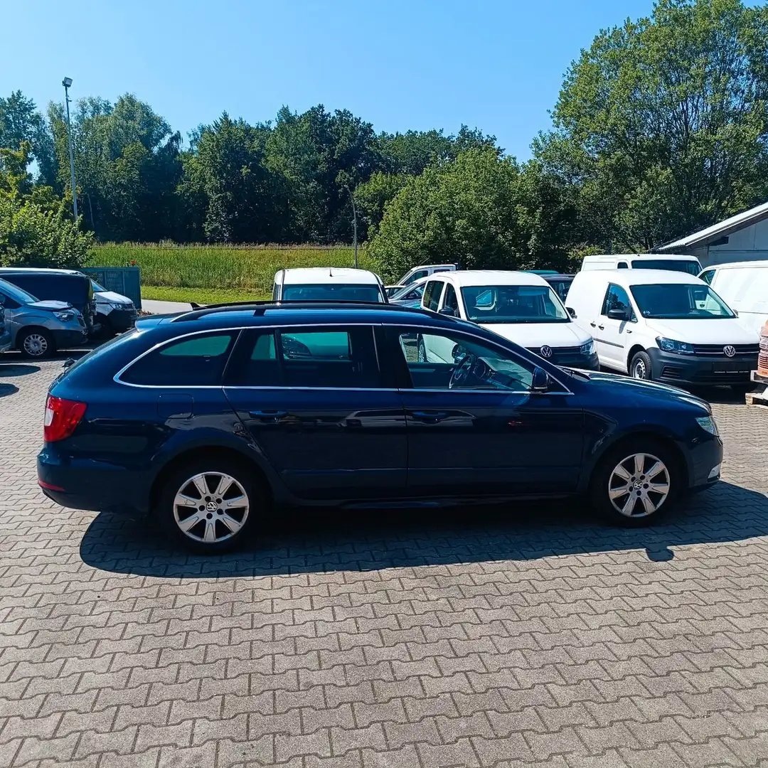 Skoda Superb Combi Ambition Blau - 2