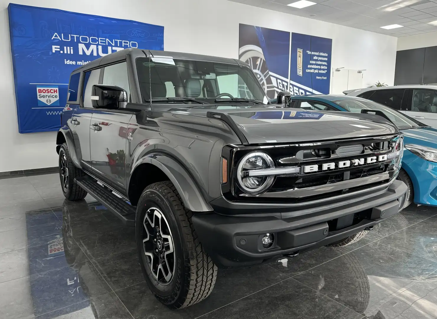 Ford Bronco 2.7 ecoboost V6 Outer Banks 4x4 335cv auto Grigio - 2