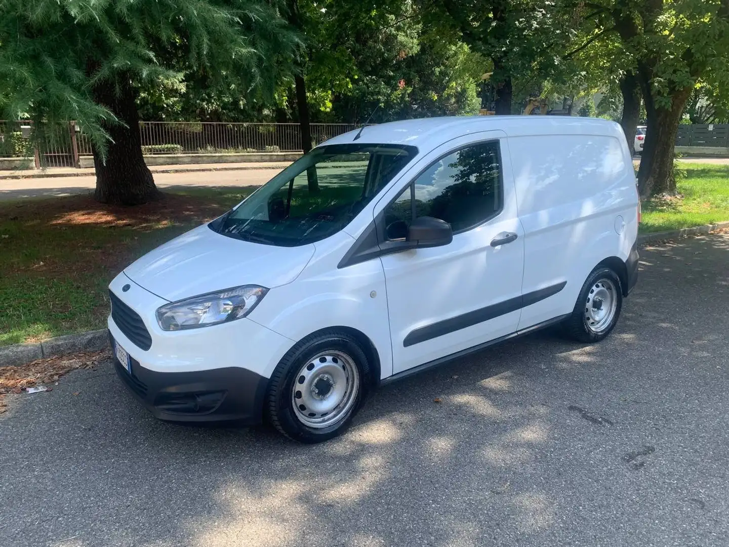 Ford Transit Courier Bianco - 1