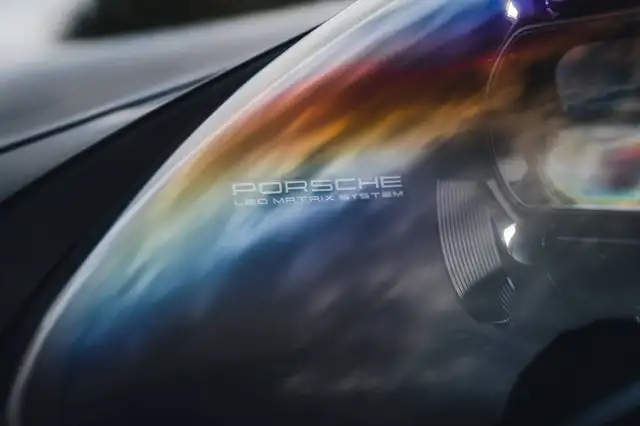 Porsche 911 view 11