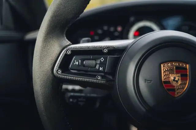 Porsche 911 view 15