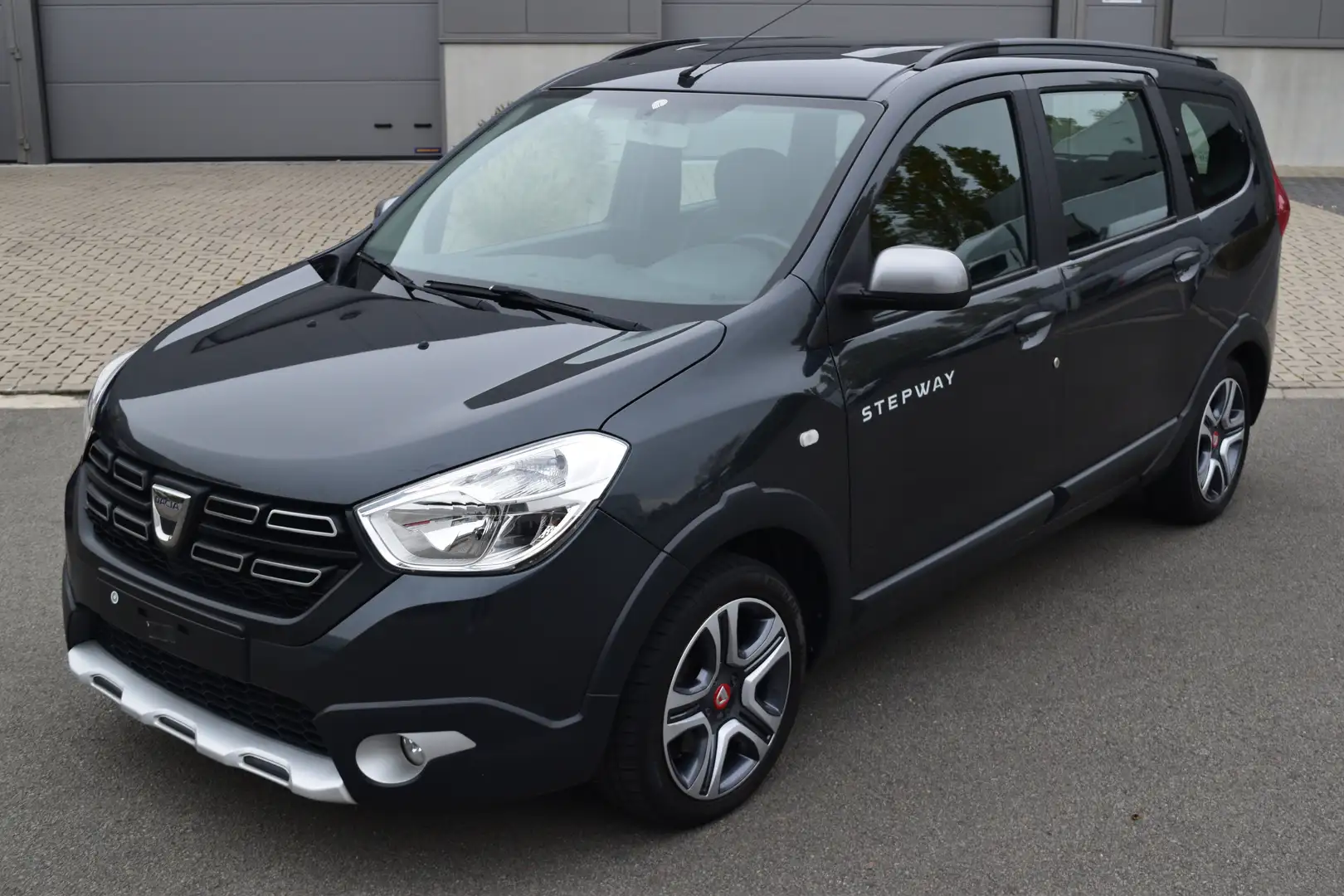 Dacia Lodgy Stepway 1.2 TCe 7pl. Gris - 1