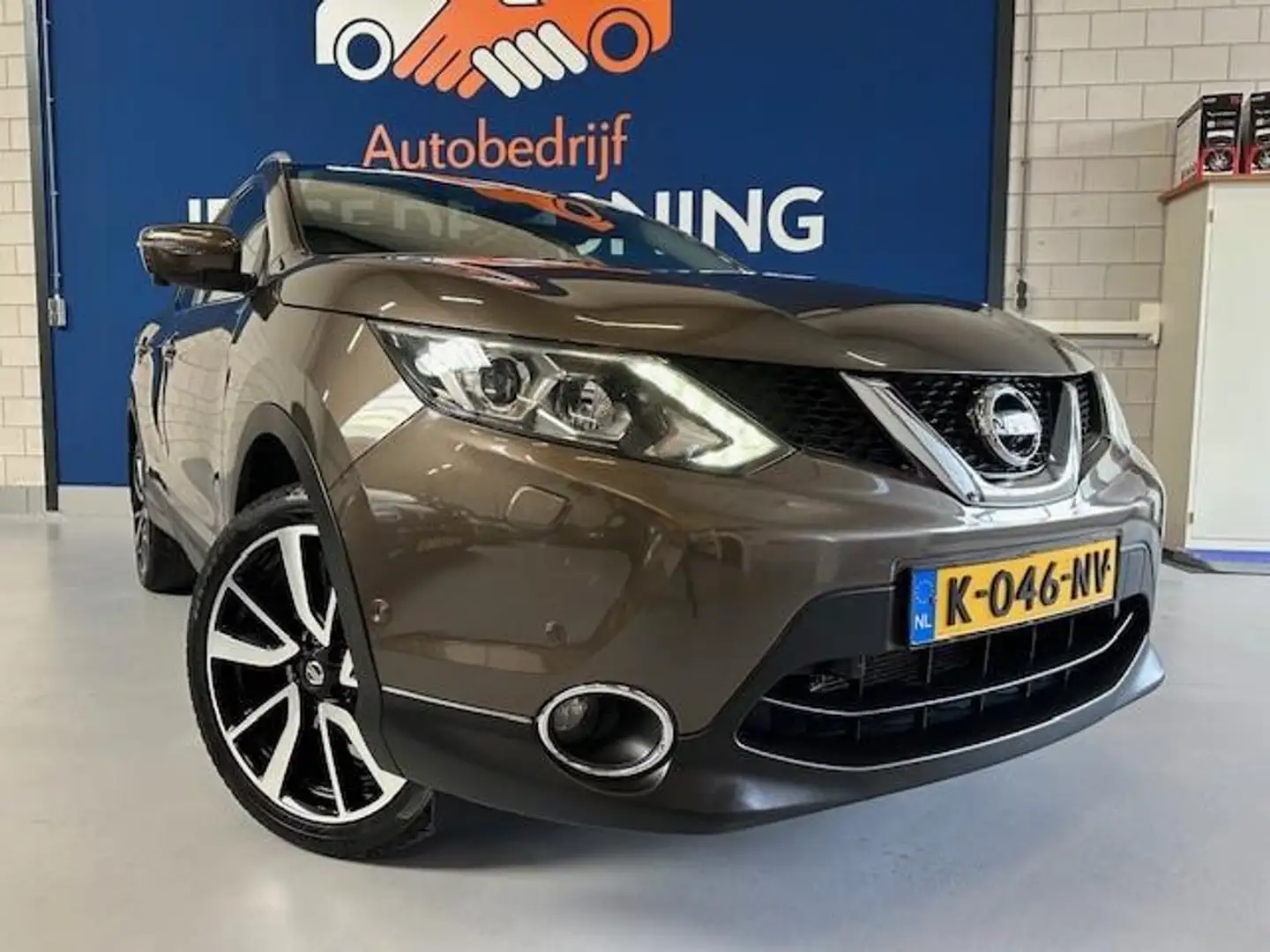 Nissan Qashqai 1.2 N-Connecta,bj.2016/panoramadak/360 camera/navi Bruin - 2