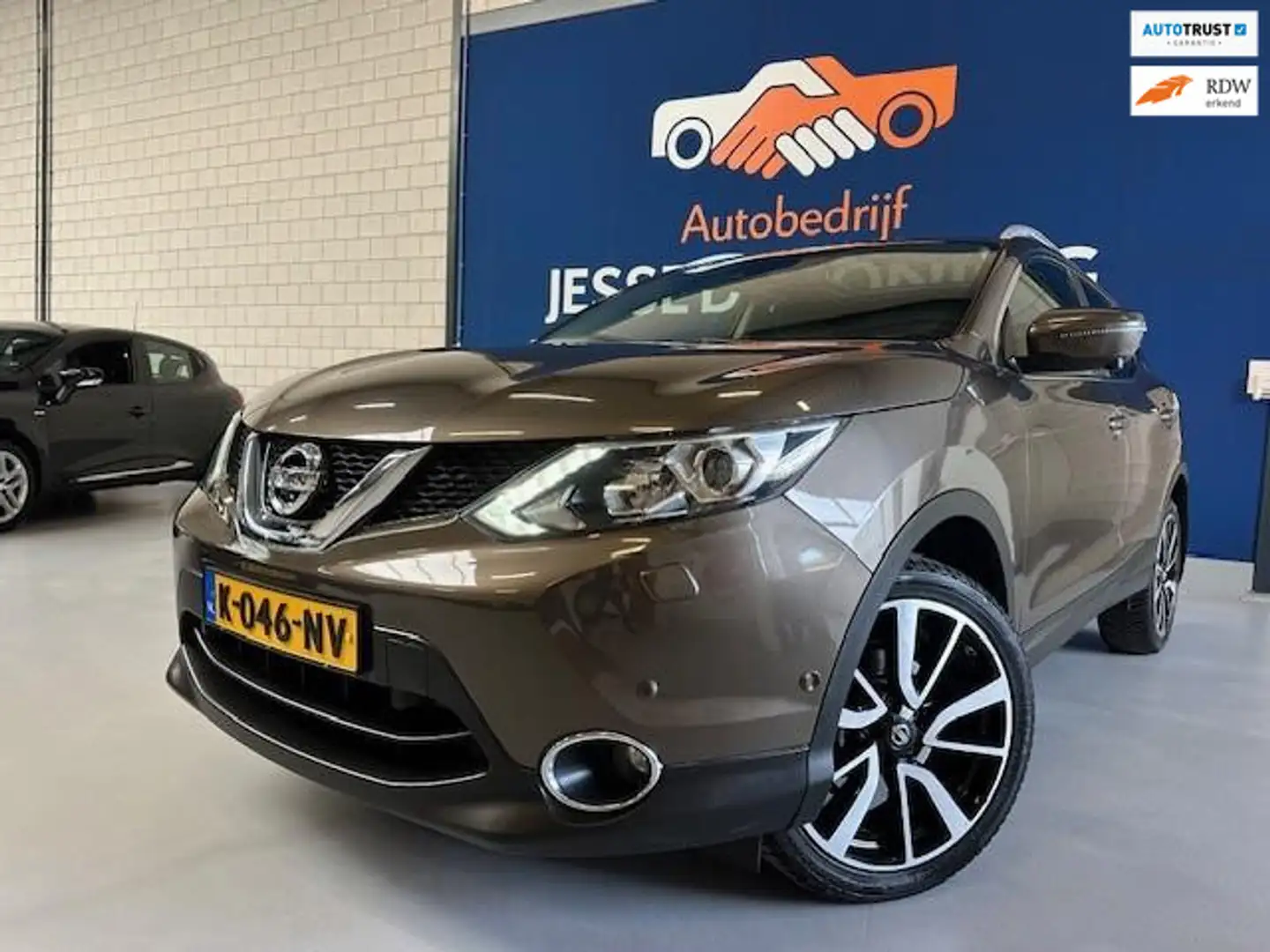 Nissan Qashqai 1.2 N-Connecta,bj.2016/panoramadak/360 camera/navi Bruin - 1