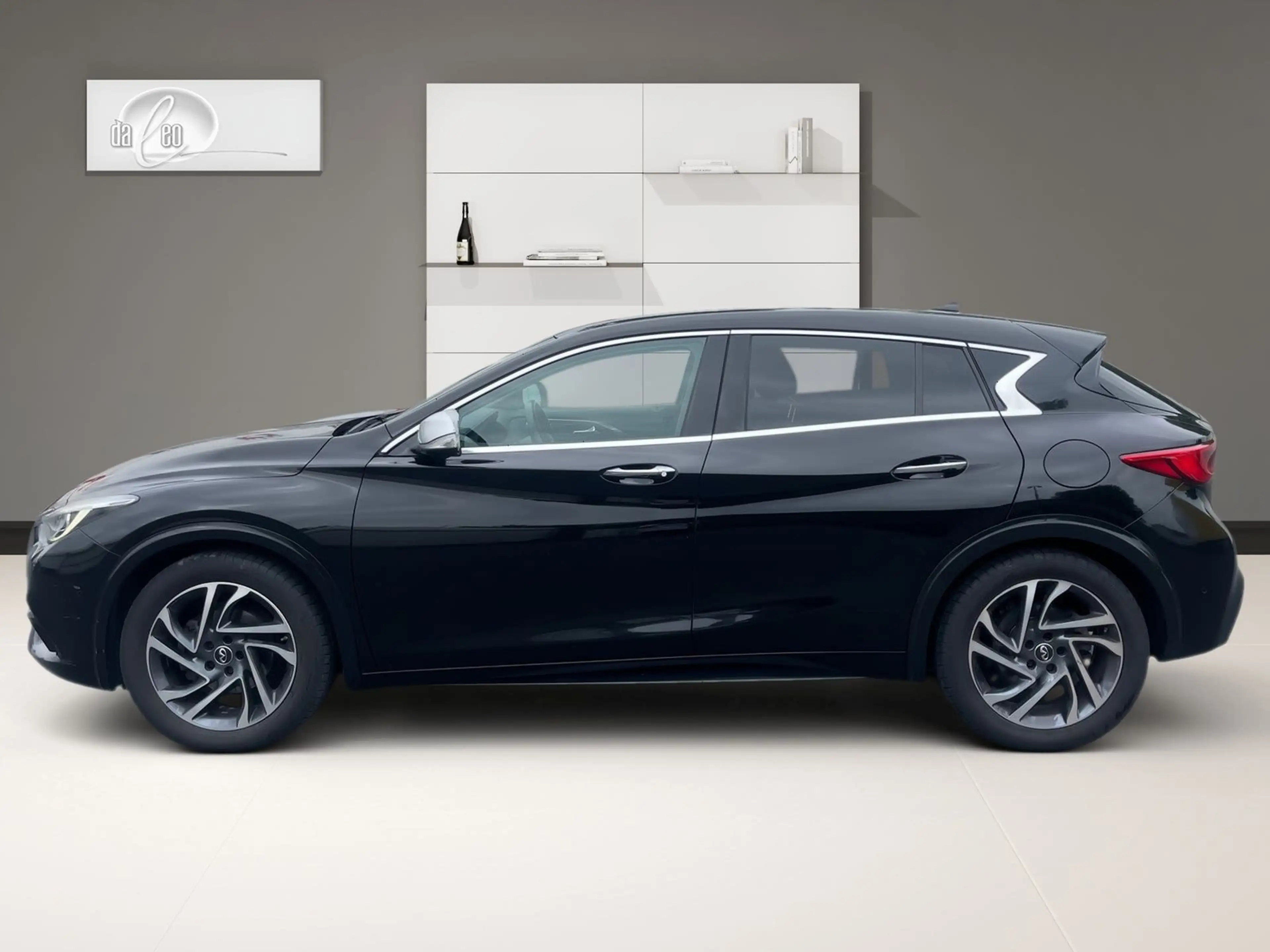 Infiniti Q30 1.5 d Sitzheizung Navi PDC Kamera Klima — photo 4