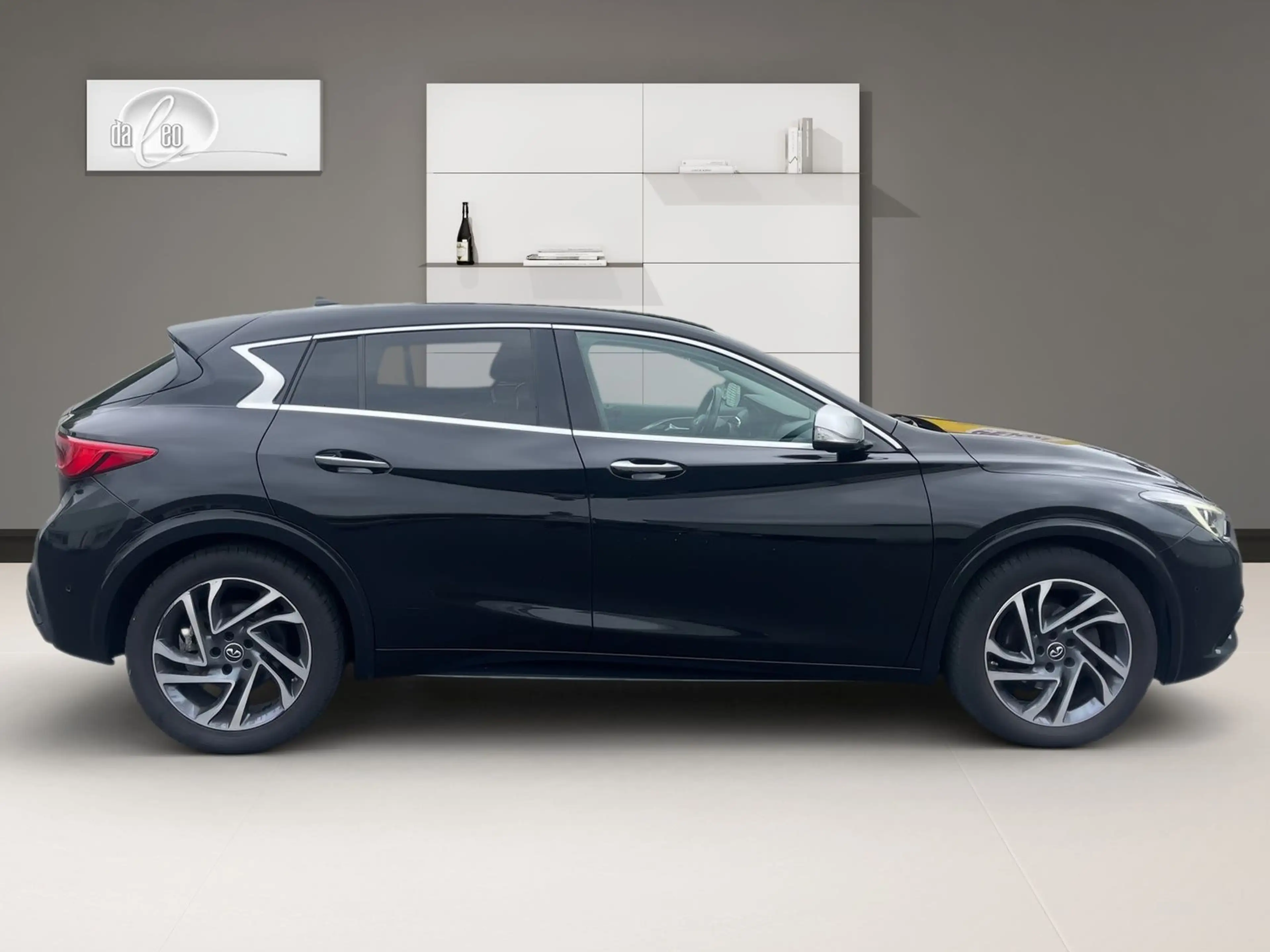 Infiniti Q30 1.5 d Sitzheizung Navi PDC Kamera Klima — photo 3