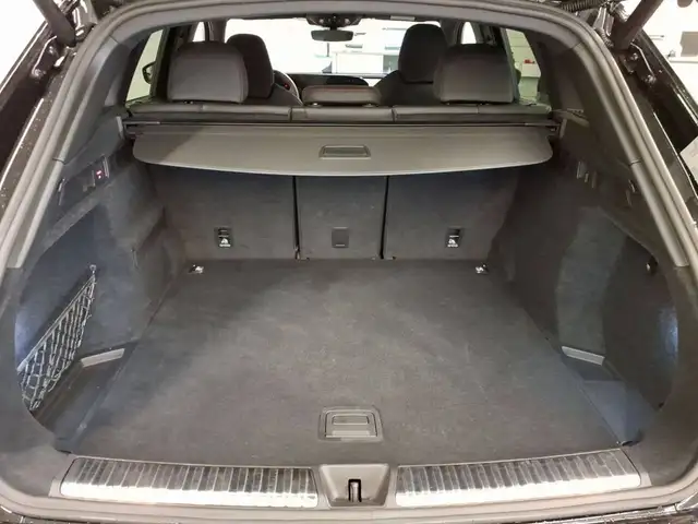 Audi Q5 view 8