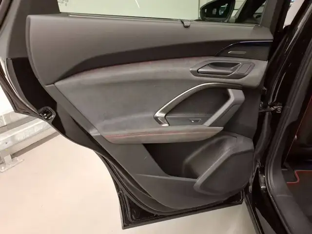 Audi Q5 view 7