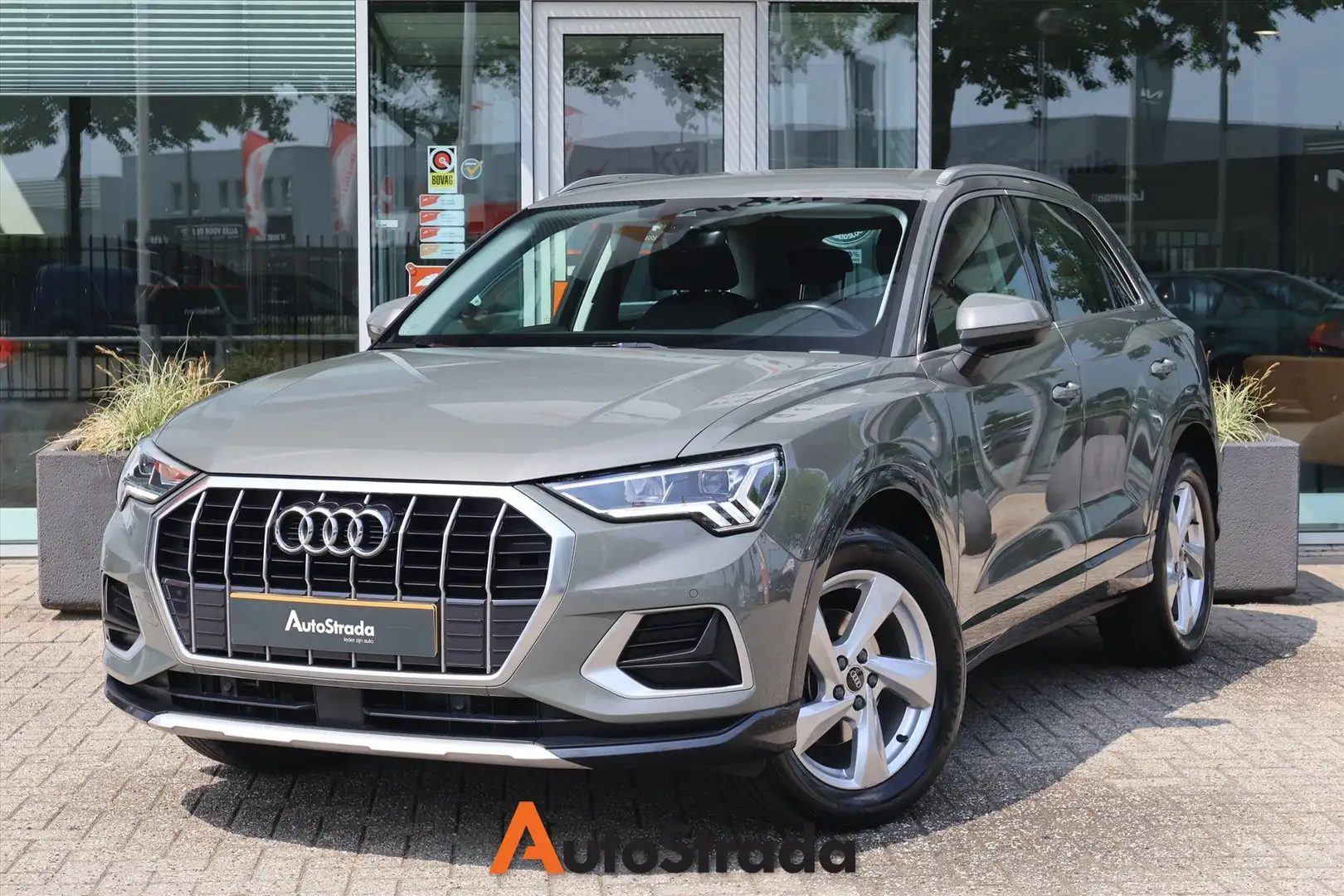 Audi Q3 35 Business Edition TFSI 150pk | Carplay | LED | C Grijs - 1