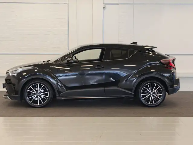 Toyota C-HR view 3