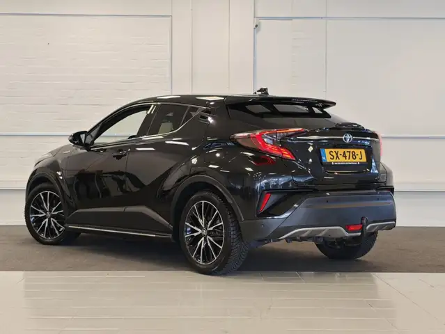 Toyota C-HR view 5