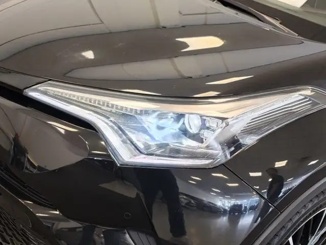 Toyota C-HR view 21