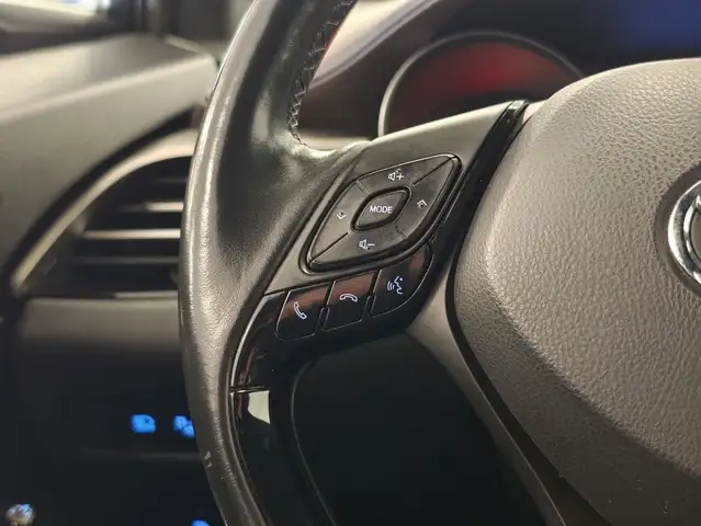 Toyota C-HR view 12