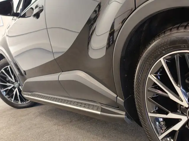 Toyota C-HR view 23