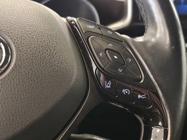 Toyota C-HR view 13