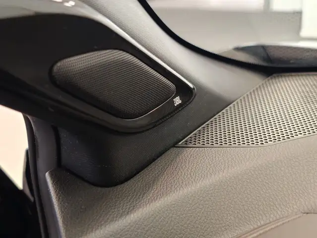 Toyota C-HR view 19