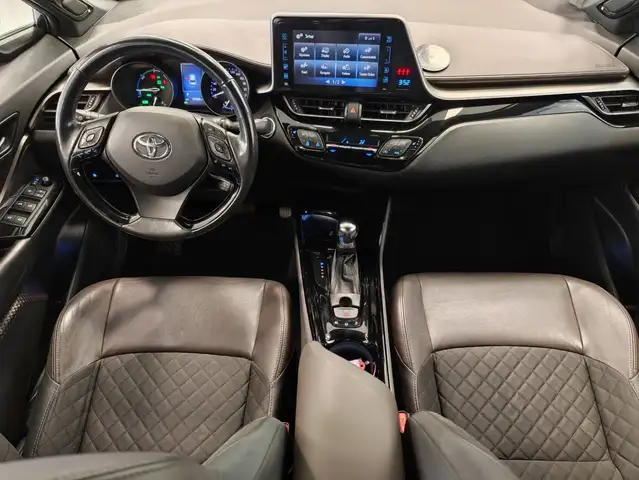 Toyota C-HR view 7