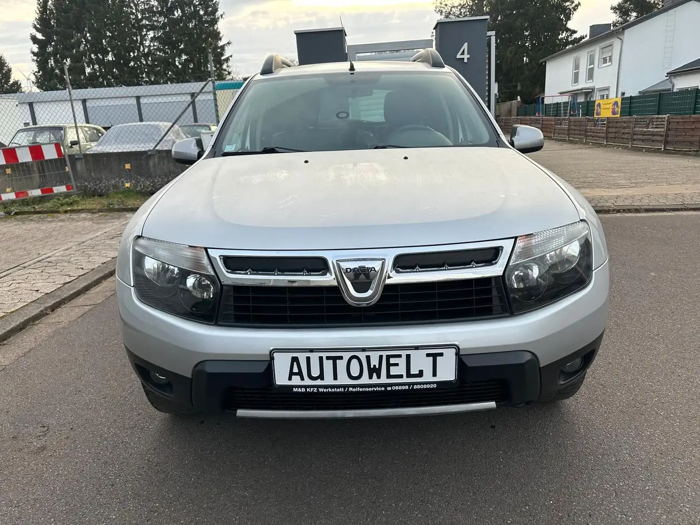 Dacia Duster I Prestige 4x2 Klimaanlage Leder Schwarz Grau - 2