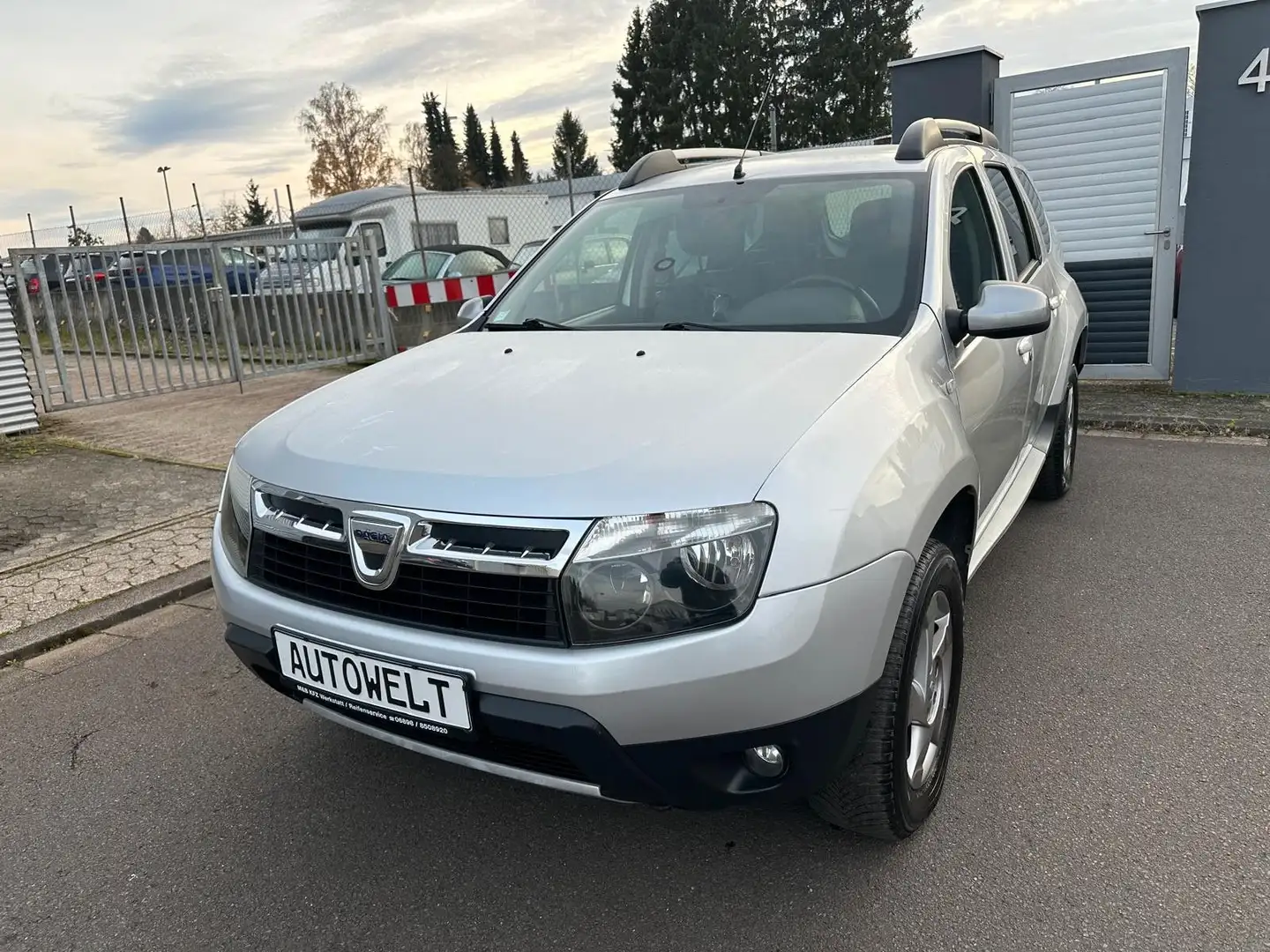 Dacia Duster I Prestige 4x2 Klimaanlage Leder Schwarz Grau - 1