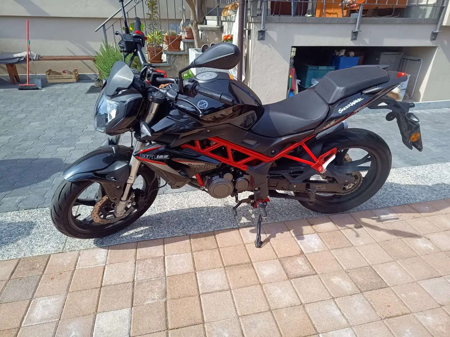 Benelli BN 125 Negro - 2