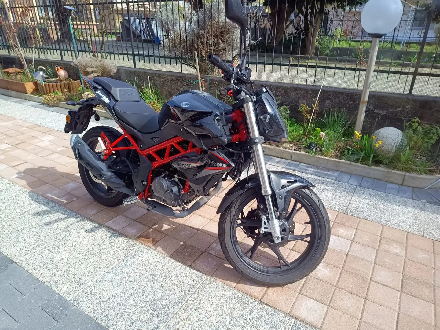Benelli BN 125 Negro - 1