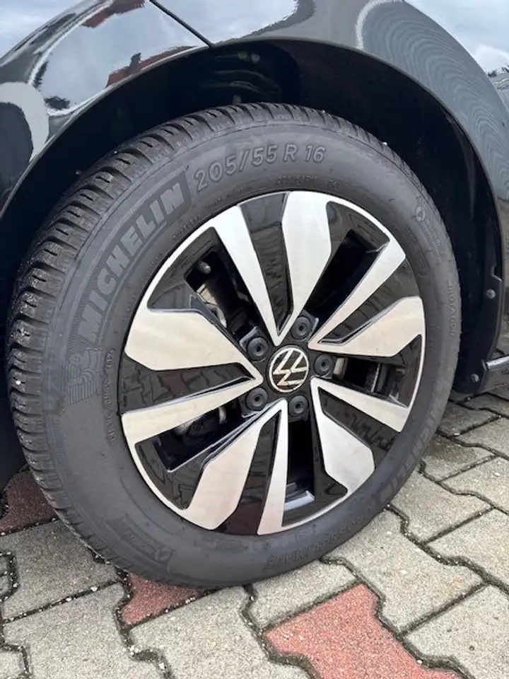 Volkswagen Golf Variant 1.5 eTSI 110 kW Goal 9