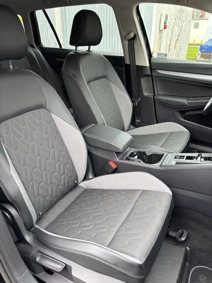 Volkswagen Golf Variant 1.5 eTSI 110 kW Goal 14