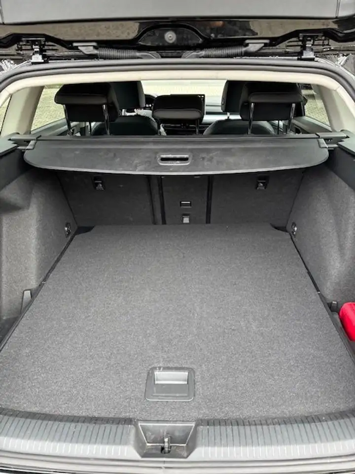 Volkswagen Golf Variant 1.5 eTSI 110 kW Goal 12