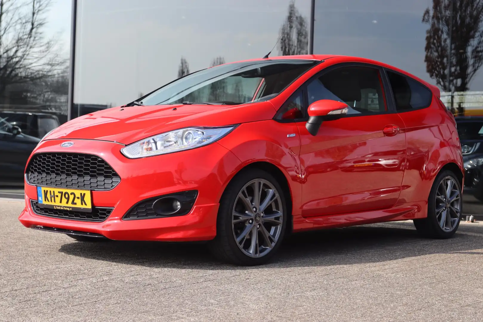 Ford Fiesta 1.0 ECOBOOST ST-LINE 125 PK | CRUISE | VOORRUITVER Rood - 1