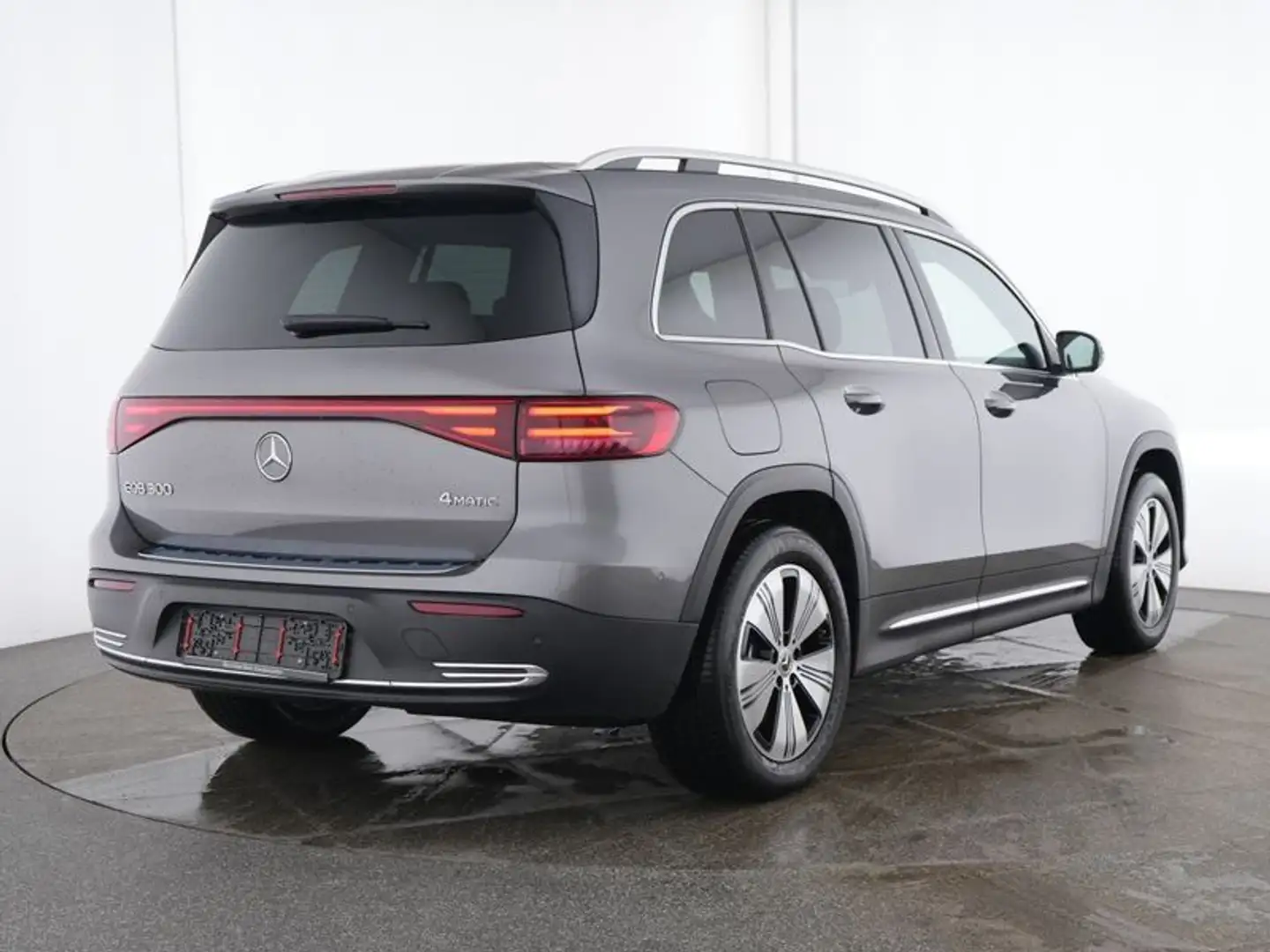 Mercedes-Benz EQB 300 4M Progressive AHK/Panorama/Distronic Grau - 2