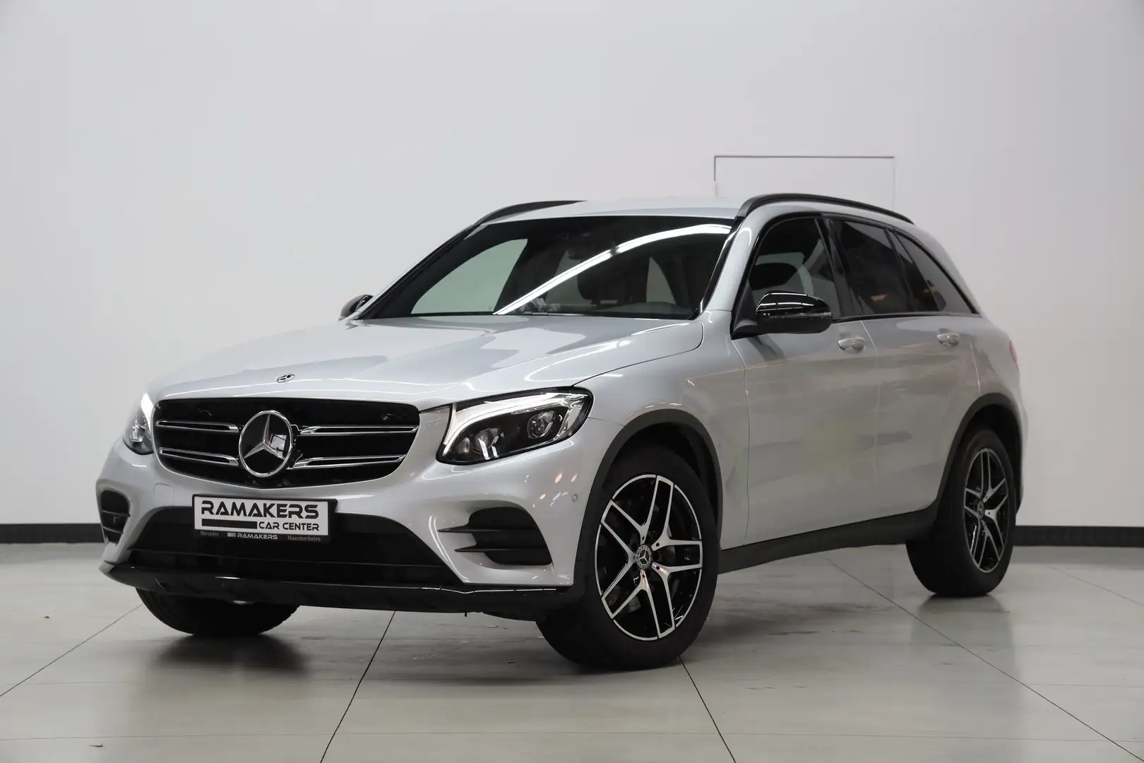 Mercedes-Benz GLC 300 4M AMG & Night | DISTRONIC Camera LED-ILS COMAND Zilver - 2